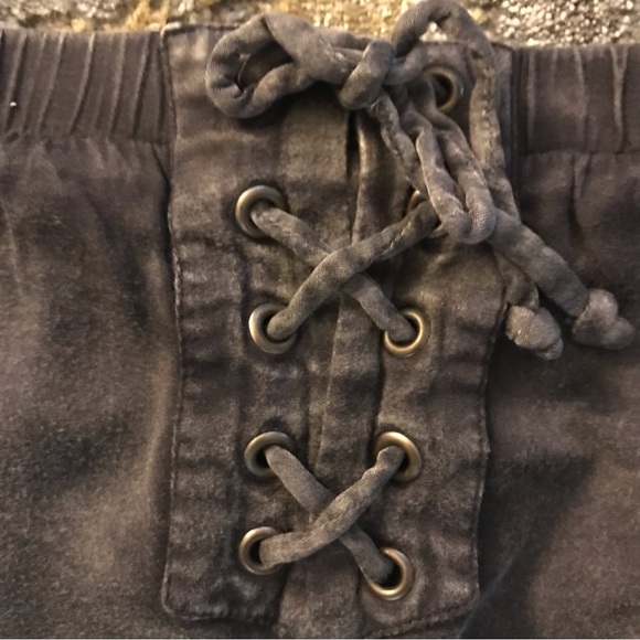 Chaser Shorts Gray Elastic Waistband Lace Front Pockets Size Medium NWOT - Picture 2 of 7